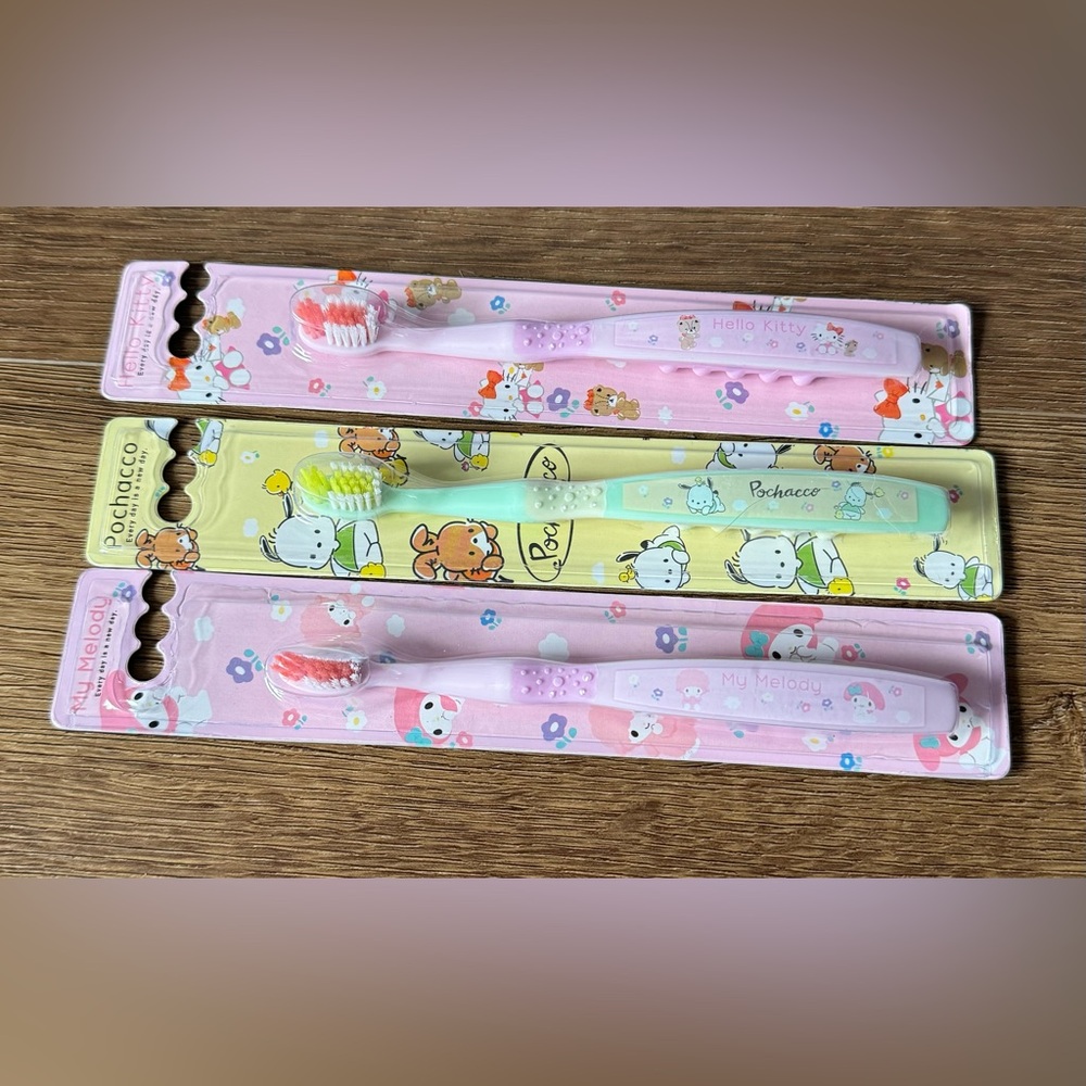 SANRIO-NWT 3 Piece Character Toothbrush Bundle-Hello Kitty, My Melody, Pochacco